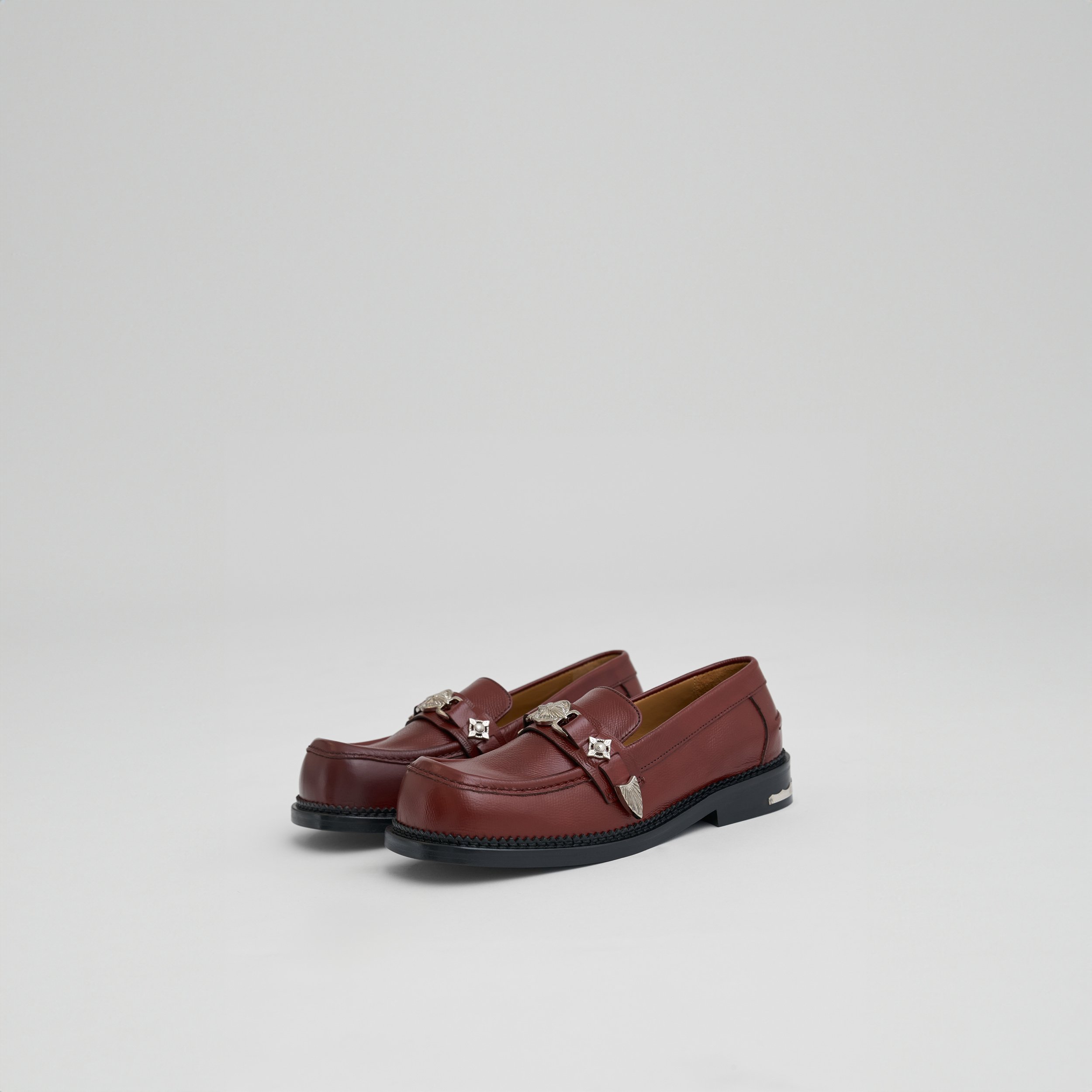 VIP【関税送料無料】希少 TOGA PULLA BURGUNDY LEATHER FLATS Future Present - TOGA PULLA | Burgundy Embossed Leather
