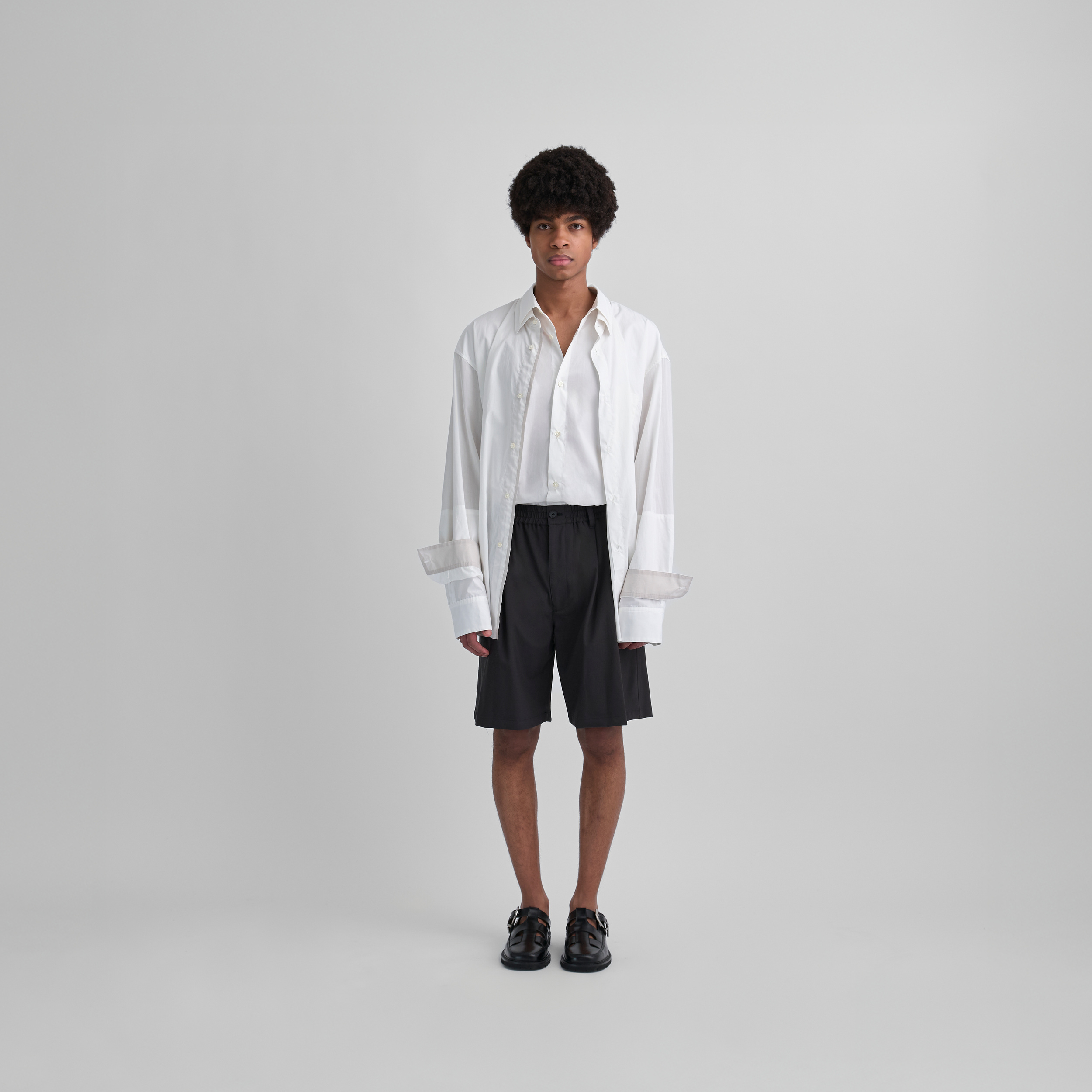 パンツ YOKE /WOOL TROPICAL WIDE-LEG EASY SHORTS WOOL TROPICAL WIDE-LEG EASY SHORTS(1 BLACK): YOKE: MENS｜THE