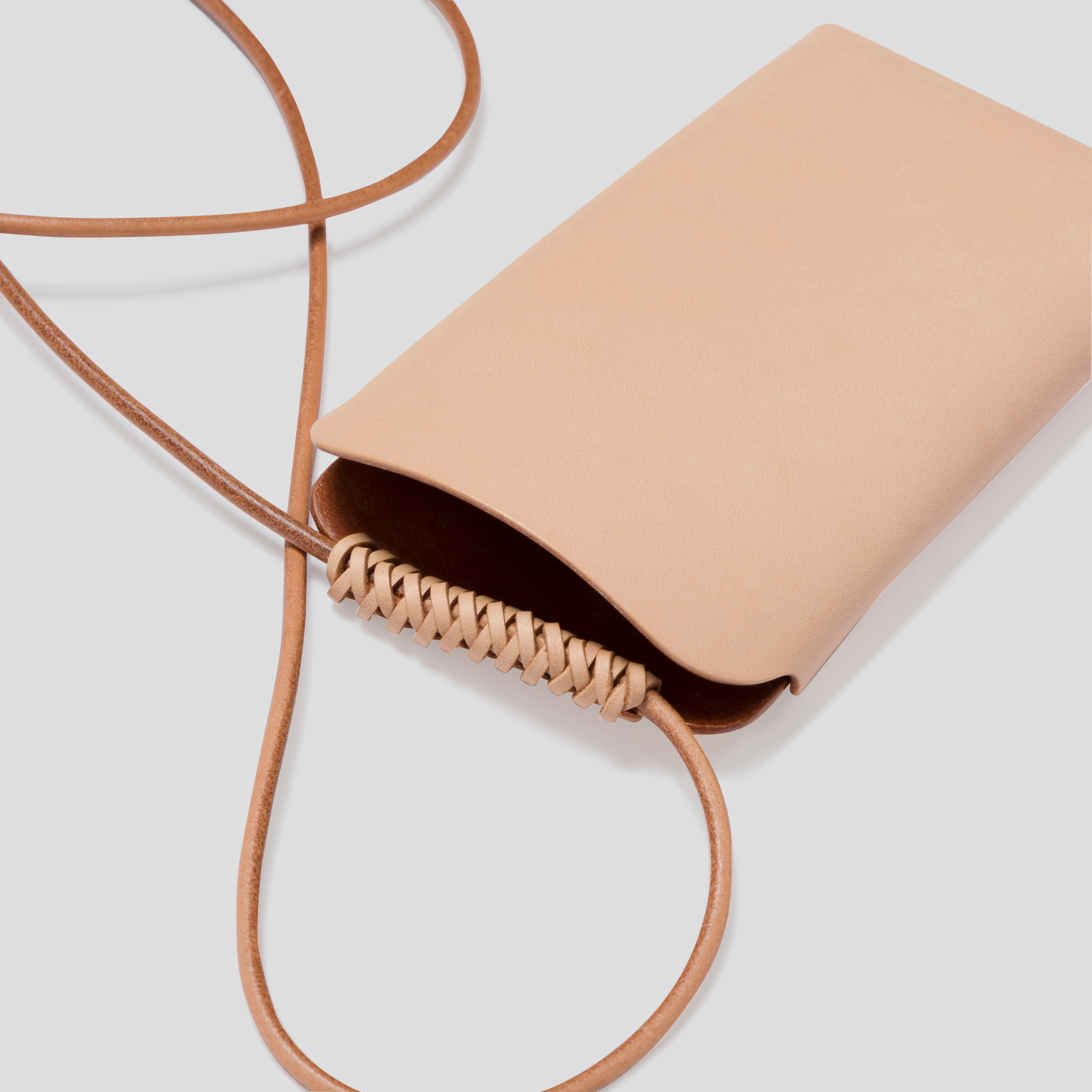 KAMARO'AN woven iphone pouch natural KAMARO'AN woven iphone pouch