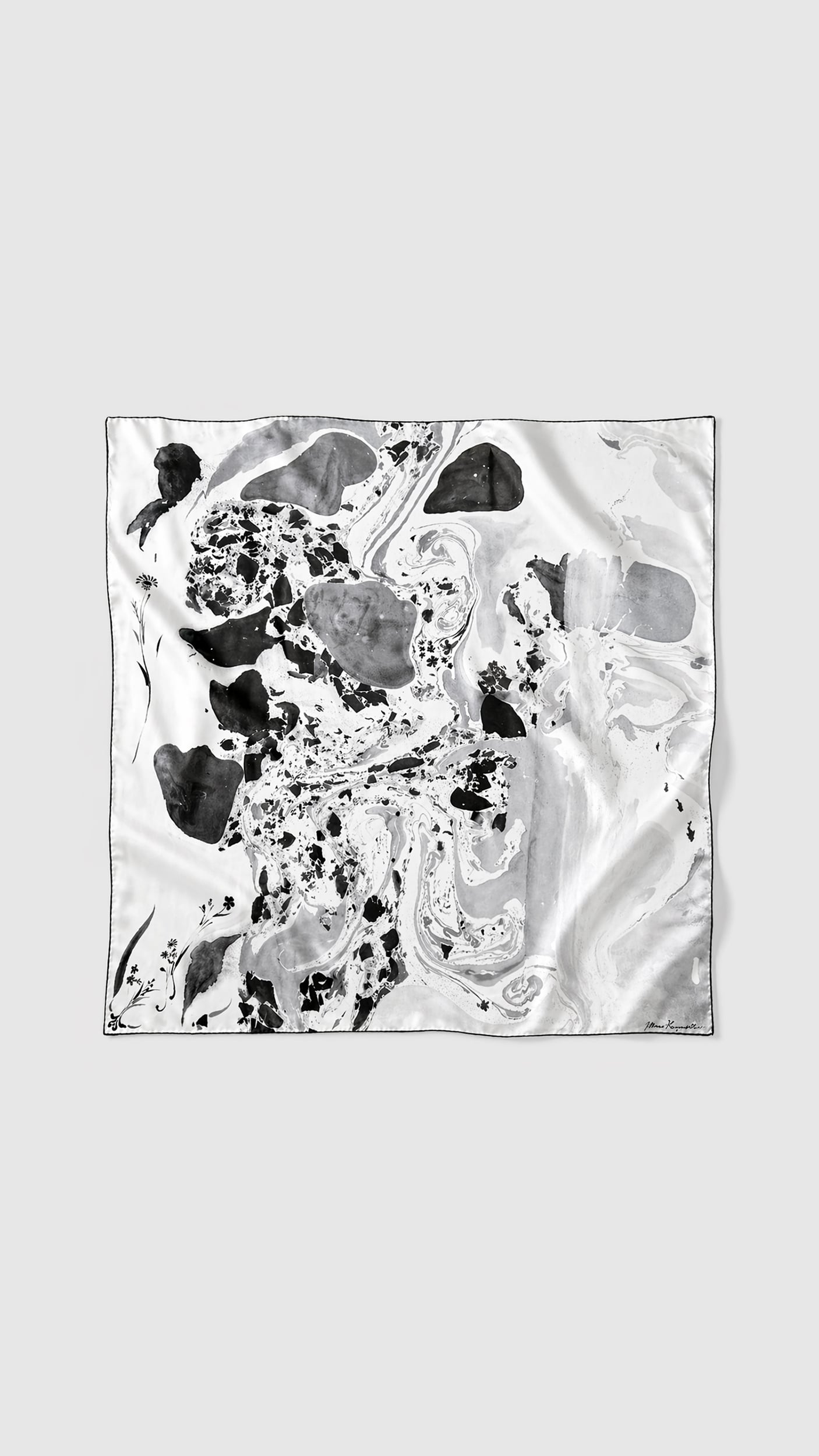 小物 mame kurogouchi Hand Printed Silk Scarf Future Present - MAME KUROGOUCHI | Hand Printed Silk Scarf