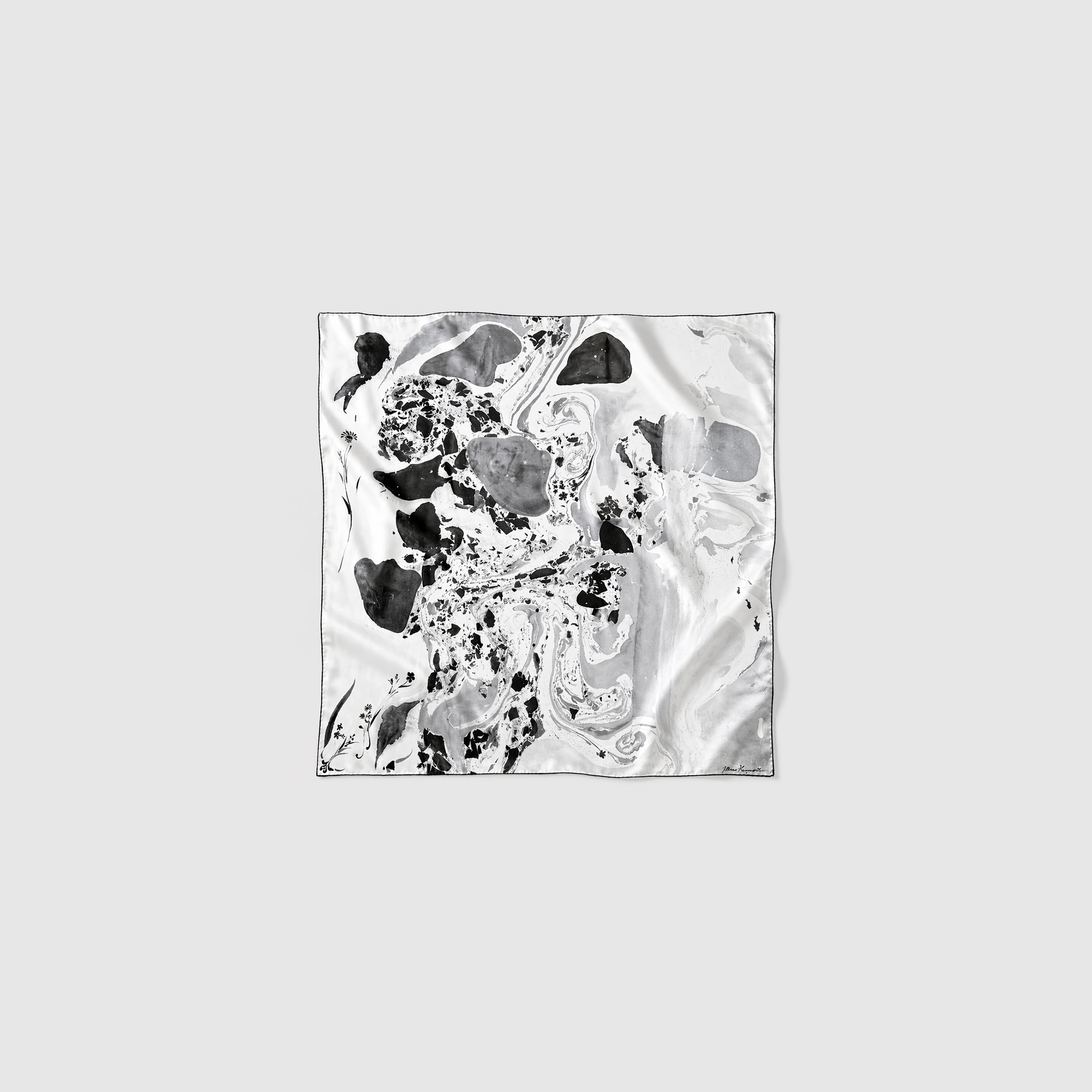 小物 mame kurogouchi Hand Printed Silk Scarf Future Present - MAME KUROGOUCHI | Hand Printed Silk Scarf