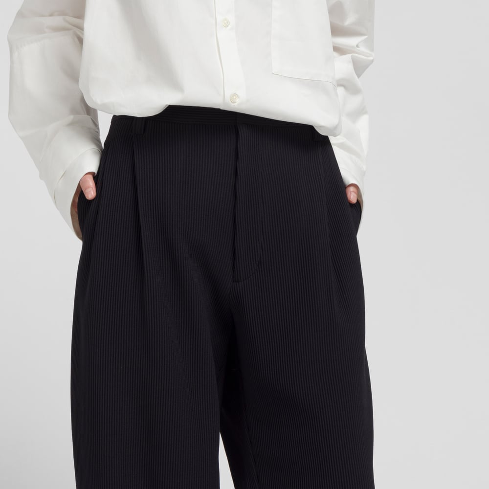 【22AW】ssstein GRADATION PLEATS TROUSERS Future Present - SSSTEIN | Gradation Pleats Two Tuck Trousers