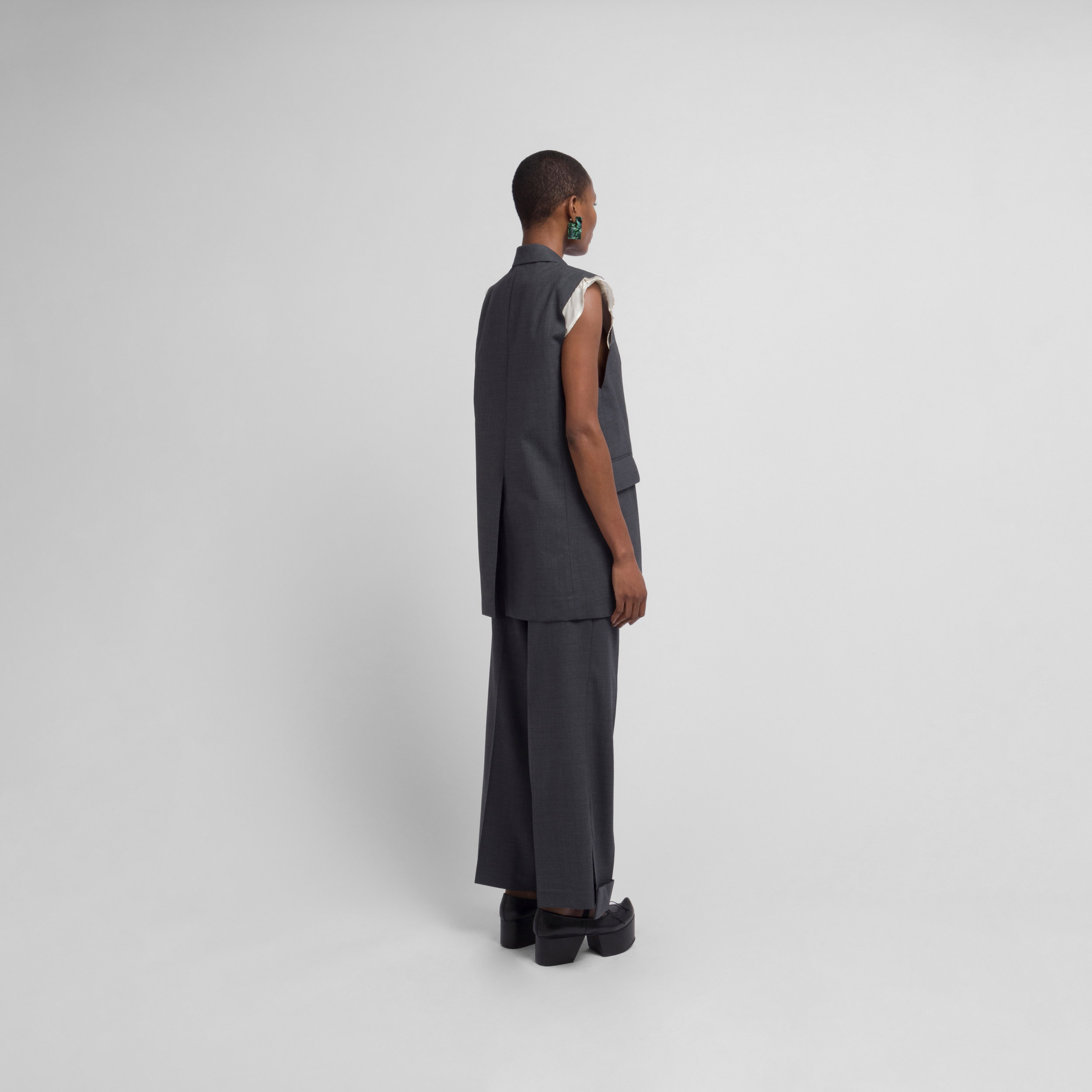 ジャケット・アウター TOGA PULLA 20-21AW embroidery down vest TOGA PULLA 𝟮𝟬𝟮𝟱 𝗙𝗔𝗟𝗟/𝗪𝗜𝗡𝗧𝗘𝗥