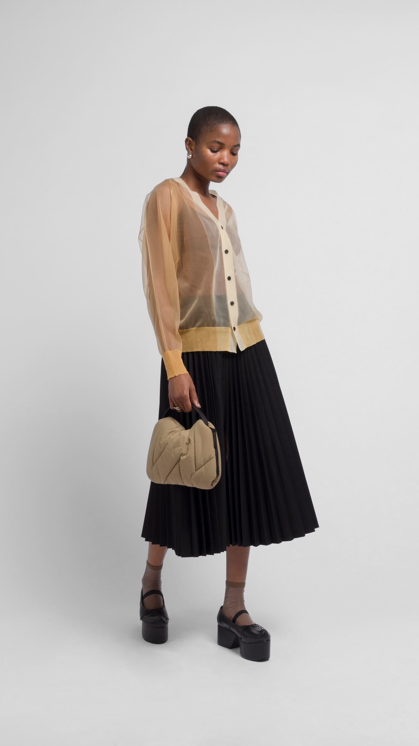TOGA - VIAVANDA BIG SHAGGY KNIT　ベージュ Future Present - TOGA ARCHIVES | Sheer Knit Cardigan