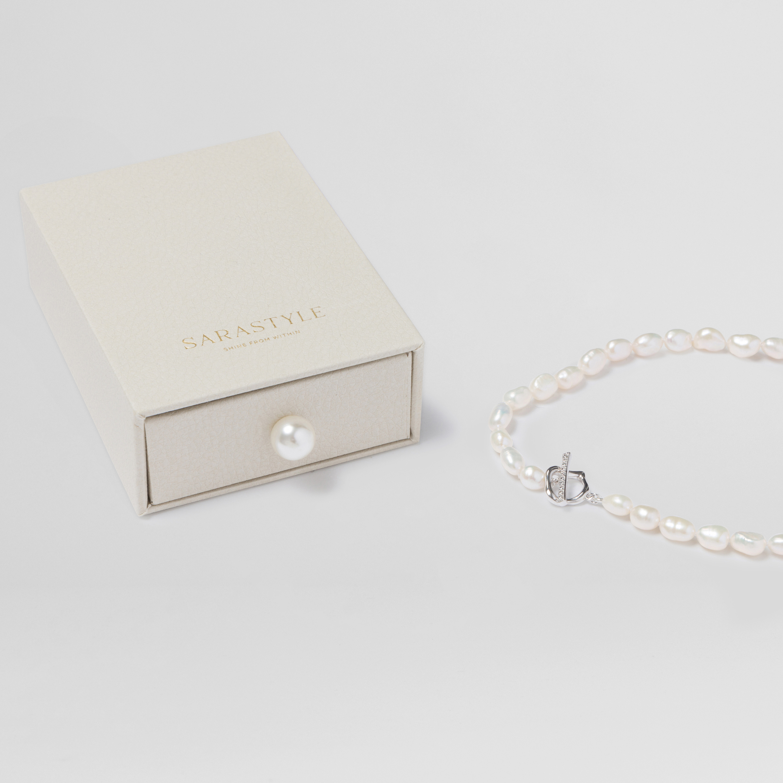 Future Present - JIEDA | Switching Necklace