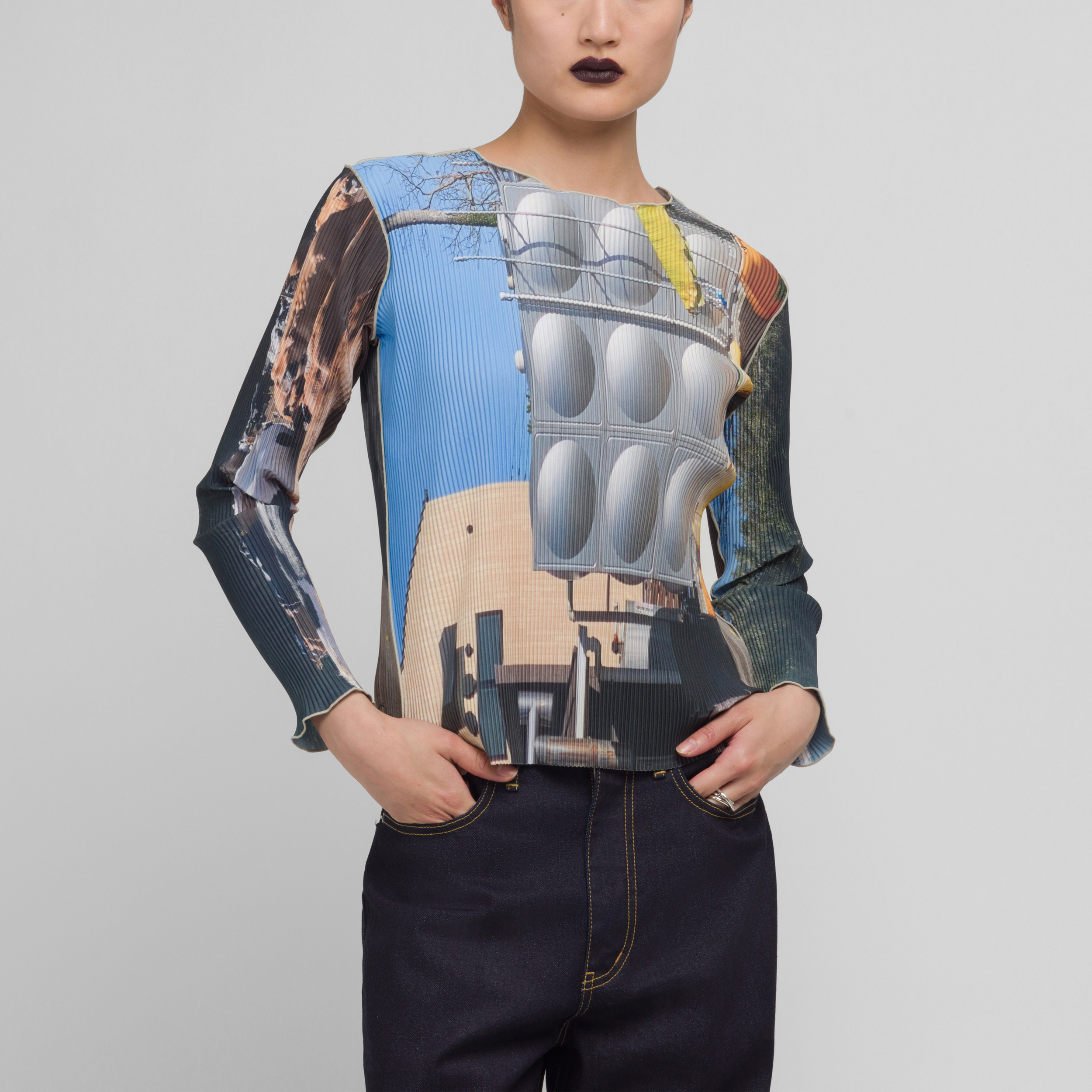 Future Present - TODO by kotohayokozawa | Wave Graphic Top